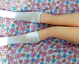 Voyeurism Alert: Luscious Enchantress Climbs on Bed While I m Hard as a Rock