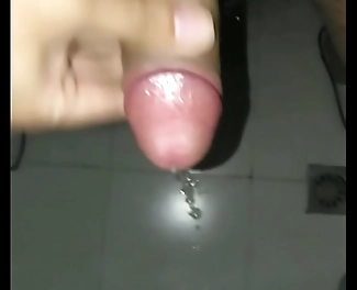 JAV Pornstar Shoots and then Extracts Sperm Again: A Must-Watch Solo Show!