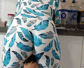 JAV Slut Step-Daughter Gets Fucked by Stepfather in the Kitchen While Mom's Away: Must-Watch Footage!